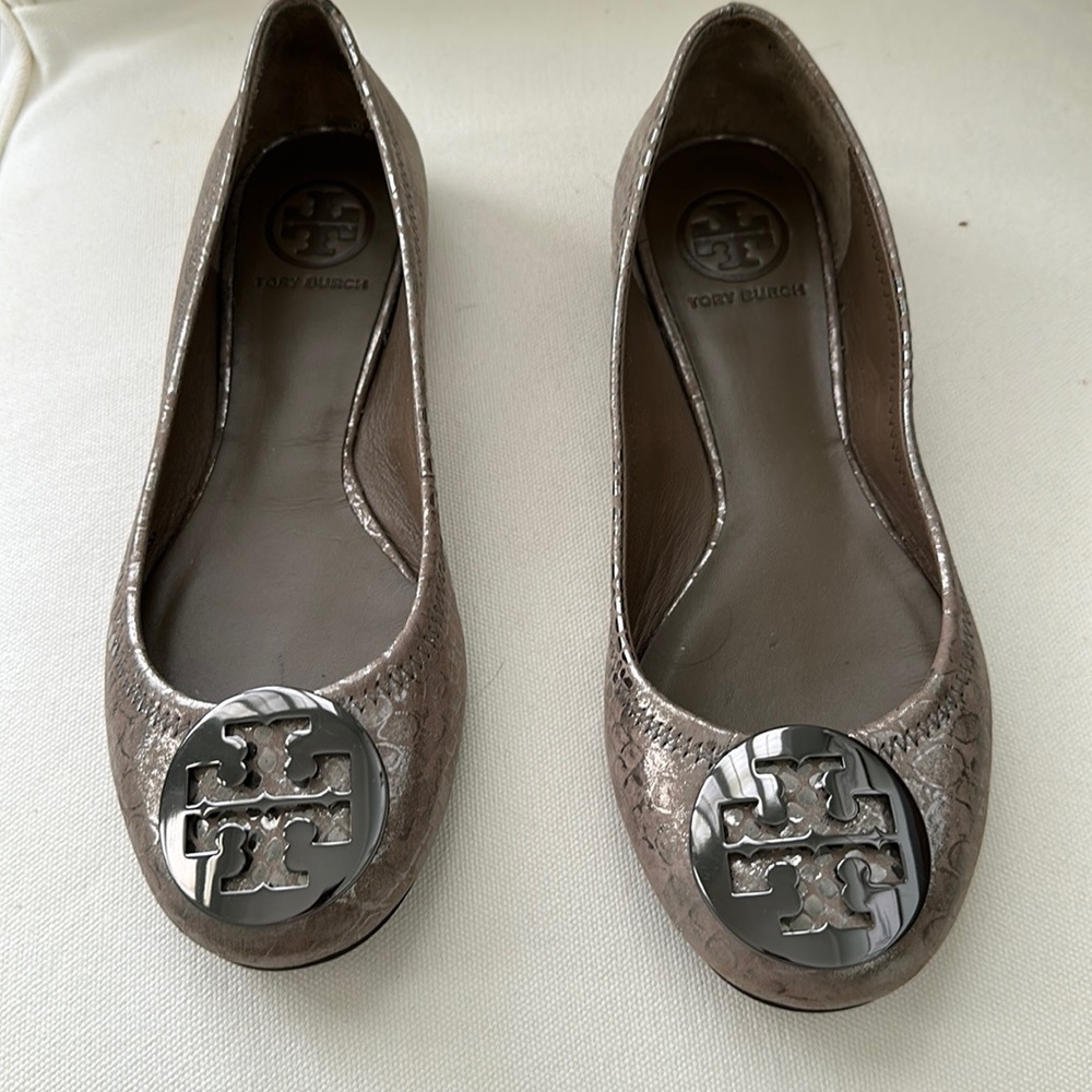 Tory Burch ballet flats. Worn once. Like new condition. No box